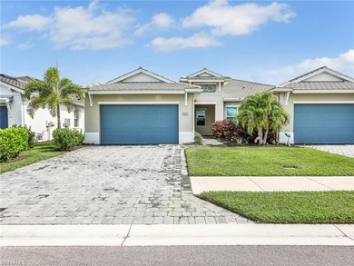 This highly upgraded 2BR + den villa in Azure at Hacienda Lakes - photo 2