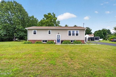 Welcome to lake living at its finest! Perfectly situated - photo 4