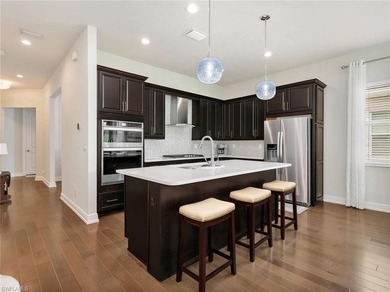This highly upgraded 2BR + den villa in Azure at Hacienda Lakes - photo 5
