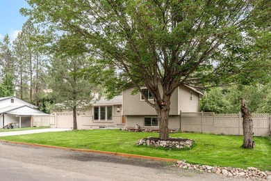Beautifully remodeled 5-bedroom, 3-bath home in desirable Nine - photo 3