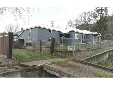 Columbia River Home For Sale in Bingen Washington