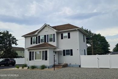 Fabulous 2 family home on nearly 1/2 acre in Toms River w/ owner - photo 2