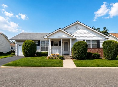 Welcome to 7 Daria Dr. Oakdale, NY - Windmill Gate 55+ Community - photo 1