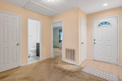 Welcome to 7 Daria Dr. Oakdale, NY - Windmill Gate 55+ Community - photo 2