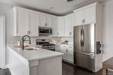 Experience Luxury Living In This Stunning 2 Bedroom, 2 Bathroom - photo 4