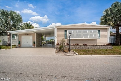 Welcome to your dream home in the prestigious Six Lakes Country - photo 2