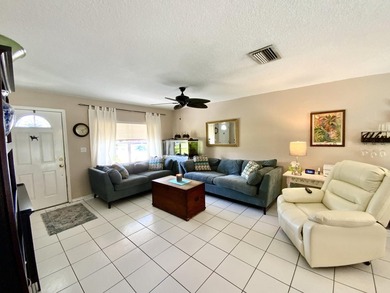 Stunning 3-bed, 2-bath pool home with a 1-car garage, ideally - photo 11