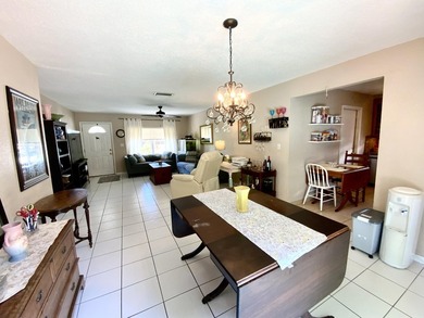 Stunning 3-bed, 2-bath pool home with a 1-car garage, ideally - photo 12