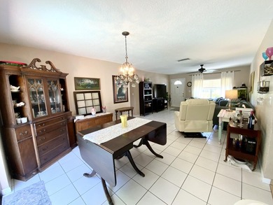 Stunning 3-bed, 2-bath pool home with a 1-car garage, ideally - photo 14