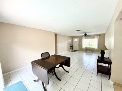 Stunning 3-bed, 2-bath pool home with a 1-car garage, ideally - photo 15