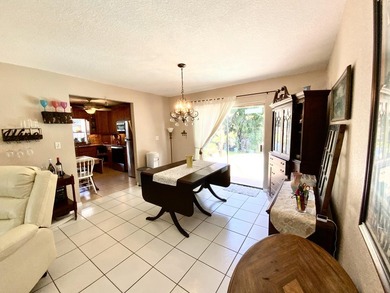 Stunning 3-bed, 2-bath pool home with a 1-car garage, ideally - photo 16
