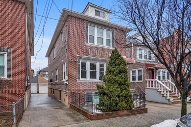 Brick detached 2-family home featuring a spacious 5-room - photo 18