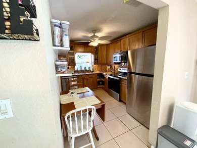Stunning 3-bed, 2-bath pool home with a 1-car garage, ideally - photo 18