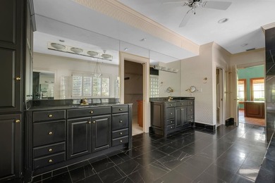 Bankruptcy and Short Sale. Additional Buyer Premium to the - photo 25