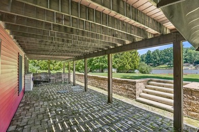 Beautifully remodeled from top to bottom, this exceptional - photo 36