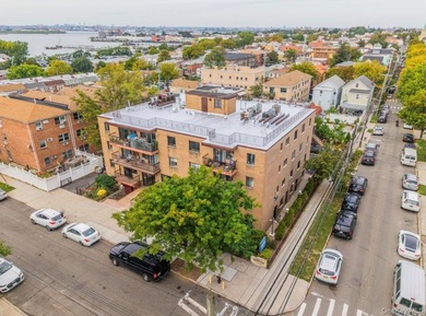 Spacious commercial condo unit over 1,160 sq.ft., featuring two - photo 2