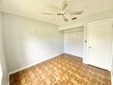 Stunning 3-bed, 2-bath pool home with a 1-car garage, ideally - photo 42