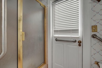 Bankruptcy and Short Sale. Additional Buyer Premium to the - photo 42