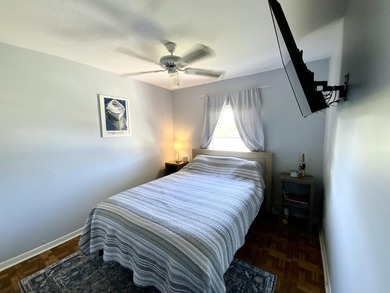 Stunning 3-bed, 2-bath pool home with a 1-car garage, ideally - photo 43