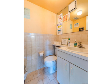 Spacious commercial condo unit over 1,160 sq.ft., featuring two - photo 6