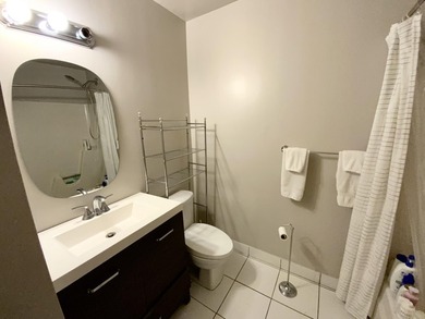 Stunning 3-bed, 2-bath pool home with a 1-car garage, ideally - photo 47