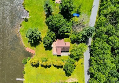 Beautifully remodeled from top to bottom, this exceptional - photo 48