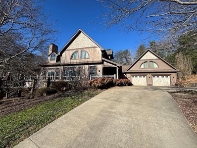 Fabulous Mountain Country Estate | 5 BR | 4.5 BA | Nearly 10 - photo 1