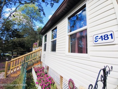 Lake Home For Sale in Tobyhanna, Pennsylvania