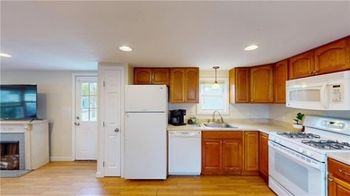 Welcome to easy, low-maintenance living in this well-kept 1985 - photo 12