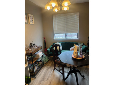 Updated 2/2.5 townhome walking/biking distance to - photo 12