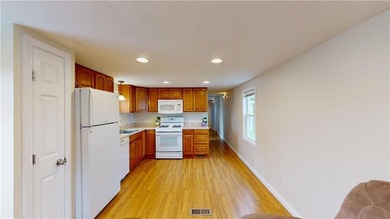 Welcome to easy, low-maintenance living in this well-kept 1985 - photo 14