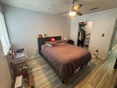 Updated 2/2.5 townhome walking/biking distance to - photo 14