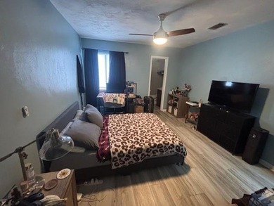 Updated 2/2.5 townhome walking/biking distance to - photo 18