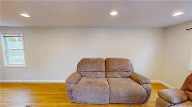 Welcome to easy, low-maintenance living in this well-kept 1985 - photo 19