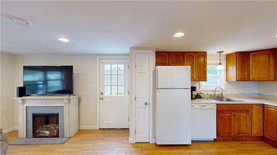 Welcome to easy, low-maintenance living in this well-kept 1985 - photo 21