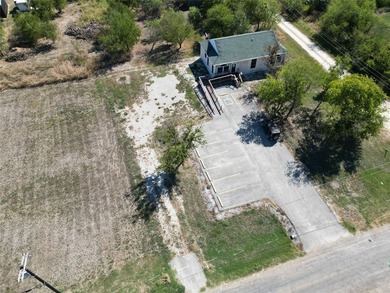 Currently set up as a well-maintained commercial property, this - photo 22