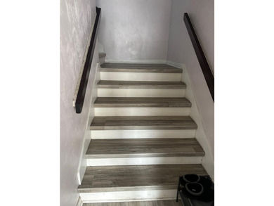 Updated 2/2.5 townhome walking/biking distance to - photo 24