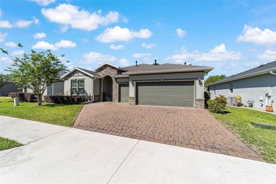 Welcome to this beautifully maintained home with fenced yard in - photo 2