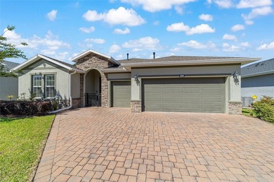 Welcome to this beautifully maintained home with fenced yard in - photo 3