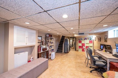 Welcome to this beautifully maintained 2-bedroom, 1.5-bath home - photo 27