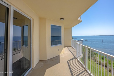 ''WAKE UP TO SHIRMMING WATER VIEWS'' This stunning 2-bedroom 2 - photo 31