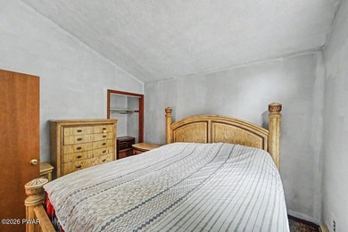 Beautifully updated 3BR/3BA home situated on over an acre in - photo 38