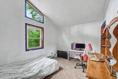 Beautifully updated 3BR/3BA home situated on over an acre in - photo 45
