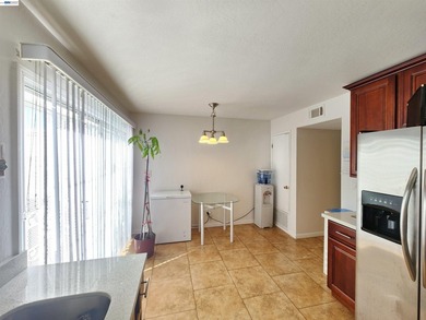 Back on Market, ready to sell. Move in condition Time to settle - photo 4
