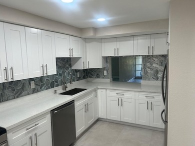 Welcome to this stunning and spacious 3-bedroom, 2.5-bathroom - photo 6