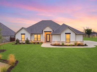 New construction by Al Couto Homes in the gated golf course - photo 3