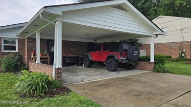 Fabulous Brick Ranch w/ HUGE FINISHED BASEMENT & Over 2400 Sq Ft - photo 4