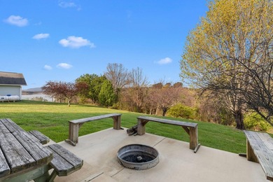 ** FRESHLY PAINTED EXTERIOR** Welcome to 811 Pinnacle Dr - a - photo 39