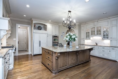 Stunning luxury home located in the prestigious gated Chenal - photo 3