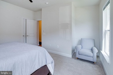 VA ASSUMABLE LOAN! Best 4 bed/3.5 bath, 4 level end-unit value - photo 8